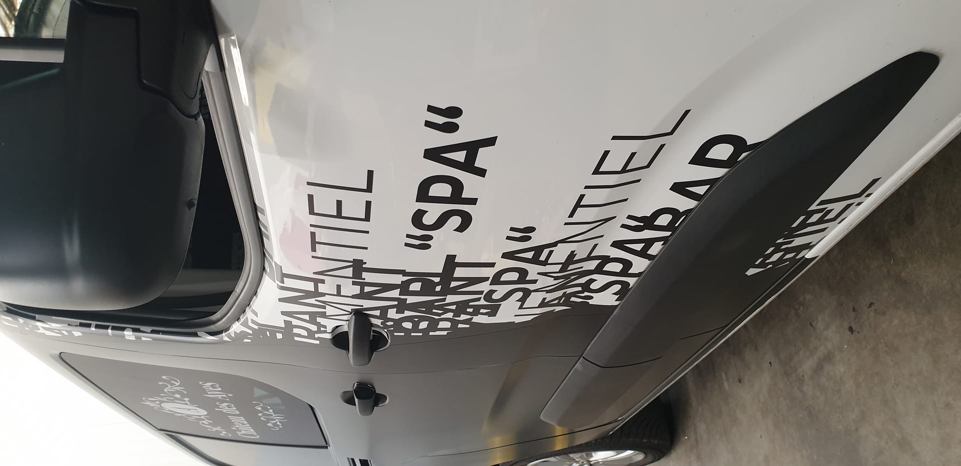 Covering latéral véhicule Château Ayès